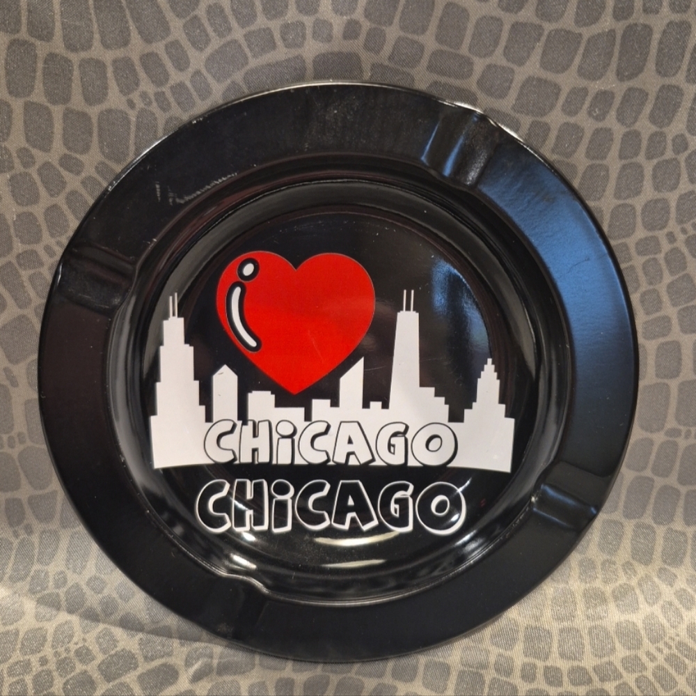 Vintage "I Love Chicago" Souvenir Tin Metsl Ashtray ~ 5" Diameter
